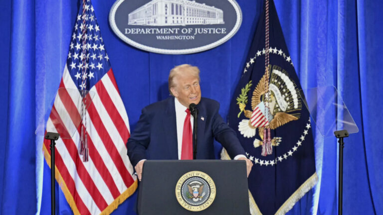 ডোনাল্ড ট্রাম্প